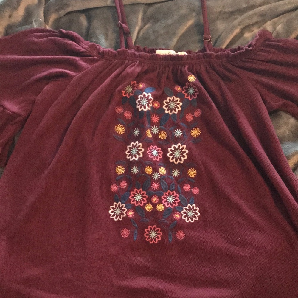 Maroon off the shoulder T-shirt
